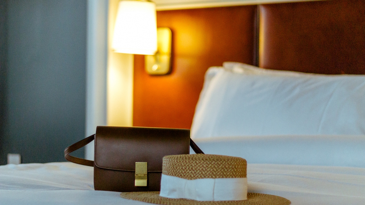 perry-lane-hotel-bedroom-savannah-georgia-best-bed